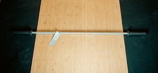 Bild von OLYMPISCHE TRAININGSSTANGE MIT SCHWARZEN ENDEN 183CM