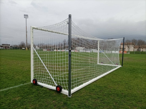 Bild von Mobiles Fußballtor mit Rädern und Netzspannung 7,32 x 2,44 m – P5902